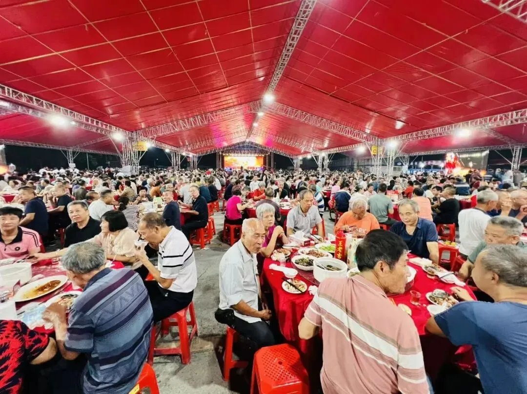九月初三萝岗会景,萝岗社区举办热闹“千叟宴”!-第3张图片-四季读书网 九月初三萝岗会景,萝岗社区举办热闹“千叟宴”!-第3张图片-四季读书网