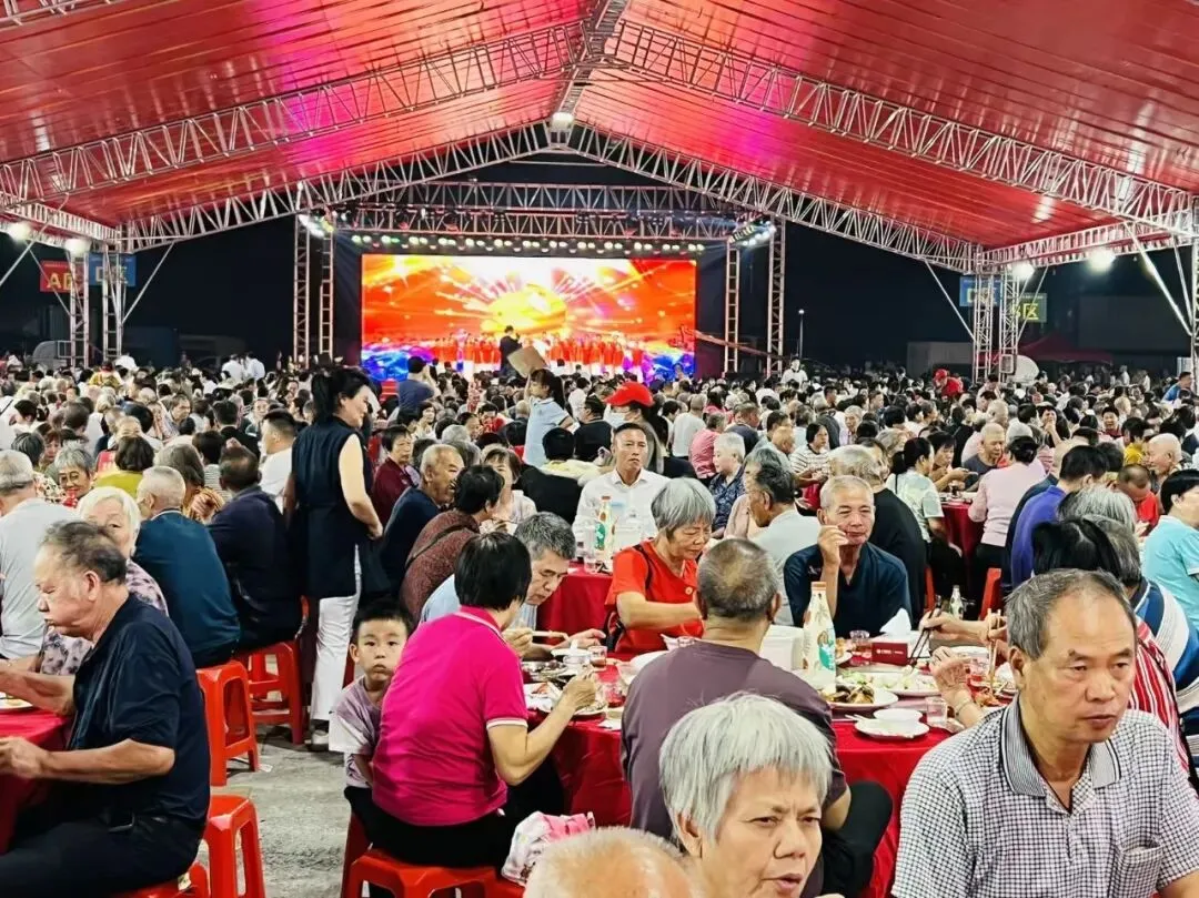 九月初三萝岗会景,萝岗社区举办热闹“千叟宴”!-第10张图片-四季读书网 九月初三萝岗会景,萝岗社区举办热闹“千叟宴”!-第10张图片-四季读书网