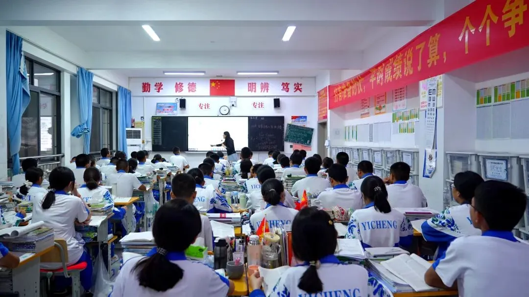 【护航高考】景谷易成高级中学:稳心态 抓教研 从容应考 多措并举护航-第1张图片-四季读书网 【护航高考】景谷易成高级中学:稳心态 抓教研 从容应考 多措并举护航-第1张图片-四季读书网