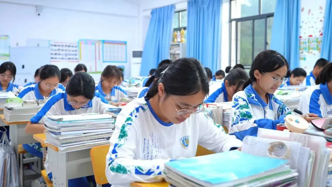 【护航高考】景谷易成高级中学:稳心态 抓教研 从容应考 多措并举护航-第2张图片-四季读书网 【护航高考】景谷易成高级中学:稳心态 抓教研 从容应考 多措并举护航-第2张图片-四季读书网