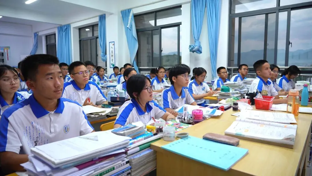 【护航高考】景谷易成高级中学:稳心态 抓教研 从容应考 多措并举护航-第8张图片-四季读书网 【护航高考】景谷易成高级中学:稳心态 抓教研 从容应考 多措并举护航-第8张图片-四季读书网