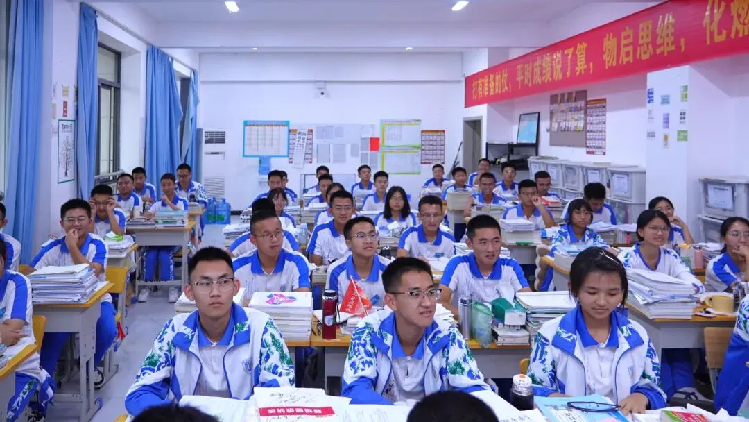 【护航高考】景谷易成高级中学:稳心态 抓教研 从容应考 多措并举护航-第10张图片-四季读书网 【护航高考】景谷易成高级中学:稳心态 抓教研 从容应考 多措并举护航-第10张图片-四季读书网