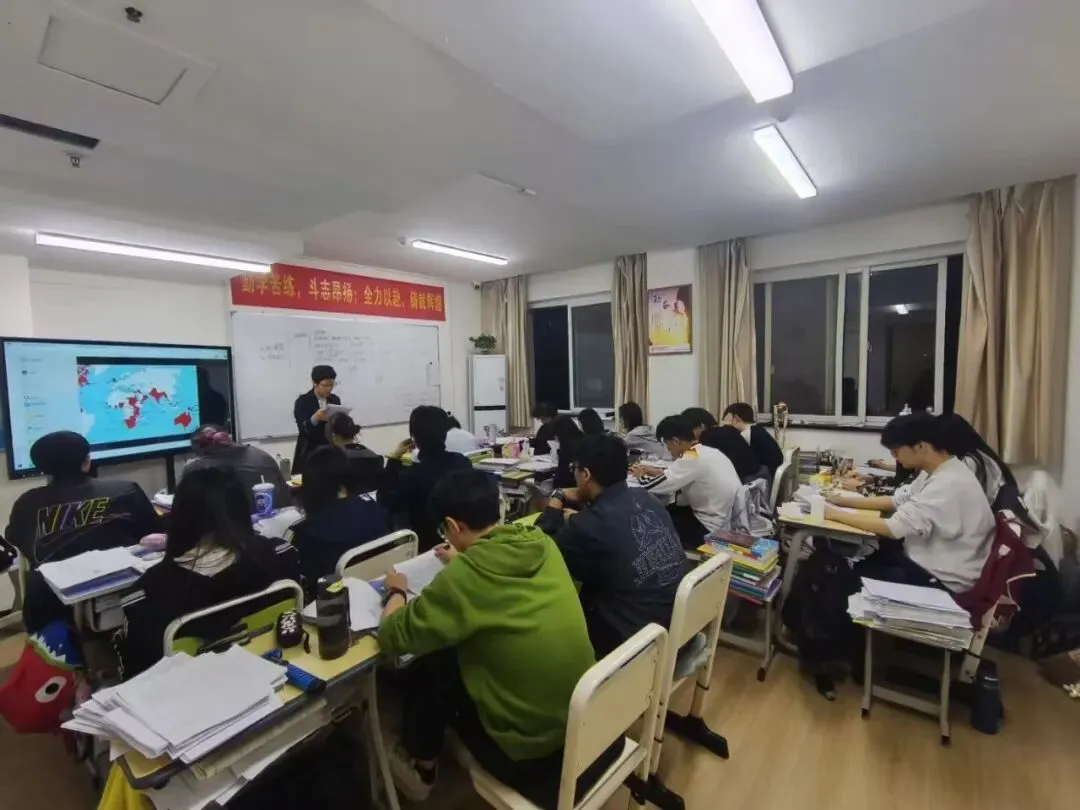 慧英高考2027届高考全日制 茂花路全封闭校区 招生简章(应届生和复读生)-第11张图片-四季读书网