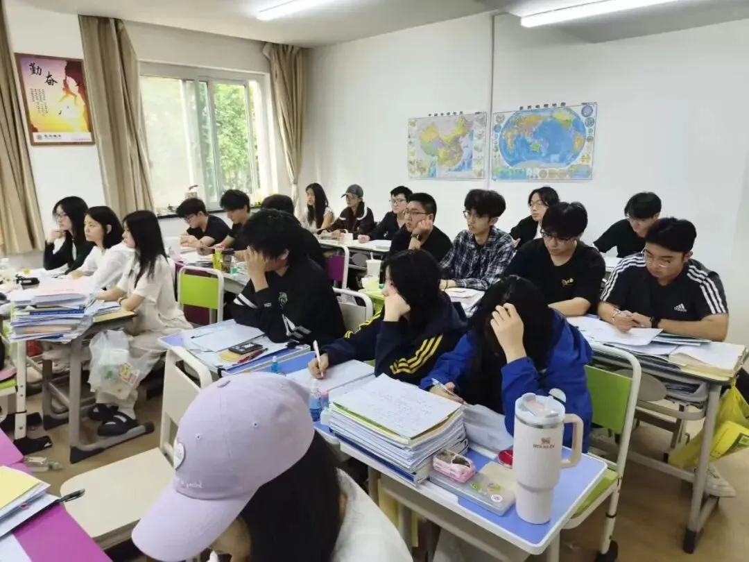 慧英高考2027届高考全日制 茂花路全封闭校区 招生简章(应届生和复读生)-第12张图片-四季读书网