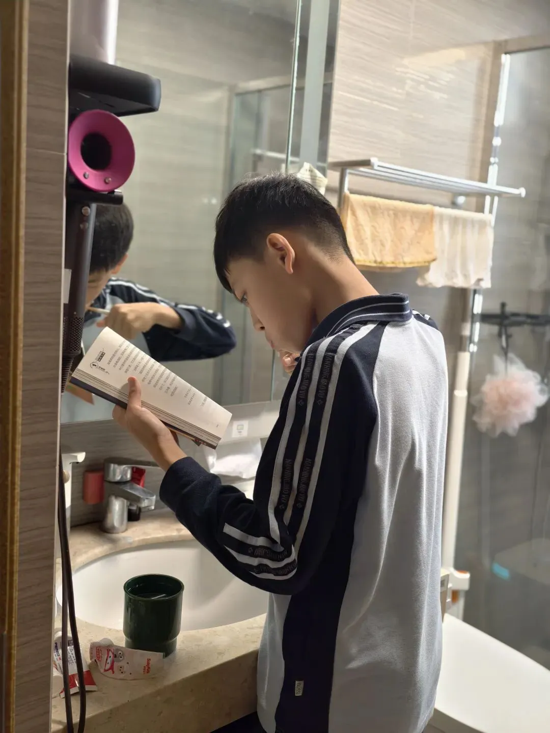 别再死盯分数了!初二妈妈提醒:幼儿园小学不抓这些,初中熬夜也追不上-第4张图片-四季读书网