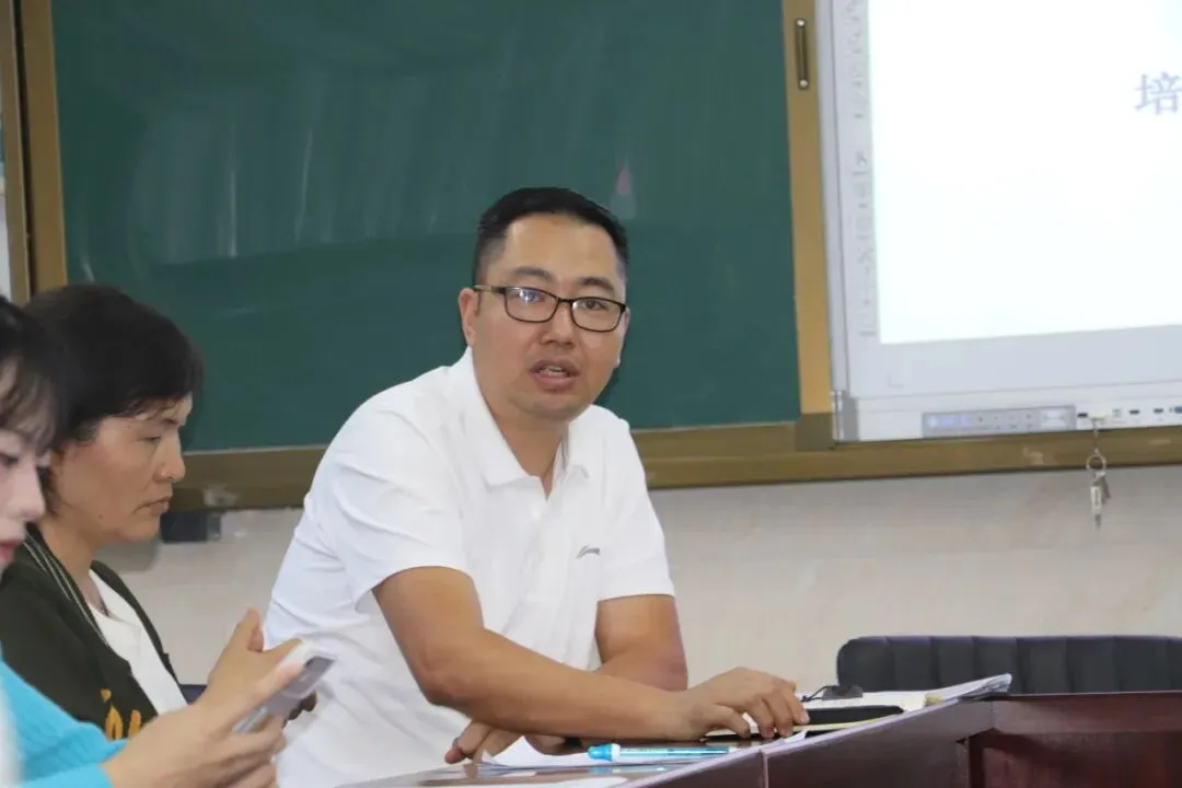 精耕细研抓实效 严管厚爱破中考|宜良四中召开2026年秋季学期九年级备考工作培训会-第23张图片-四季读书网