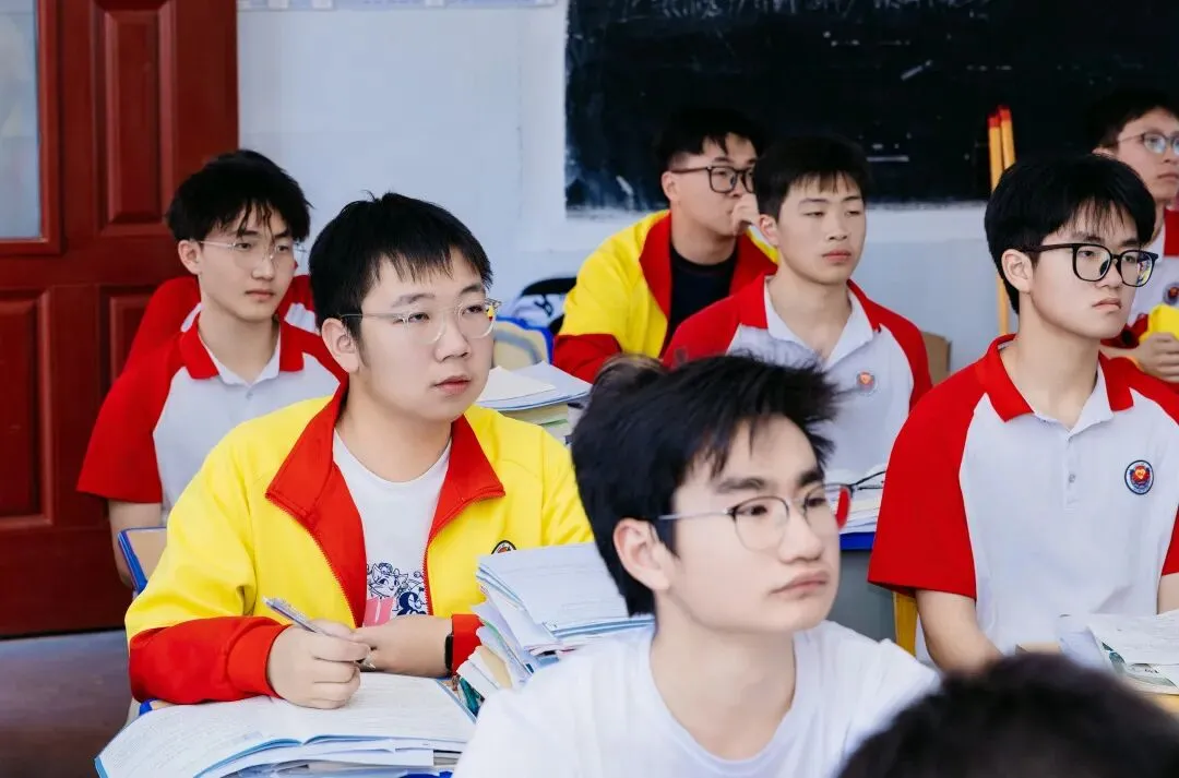 高考圆梦 | 2027届艺术生高考文化冲刺招生简章-第21张图片-四季读书网