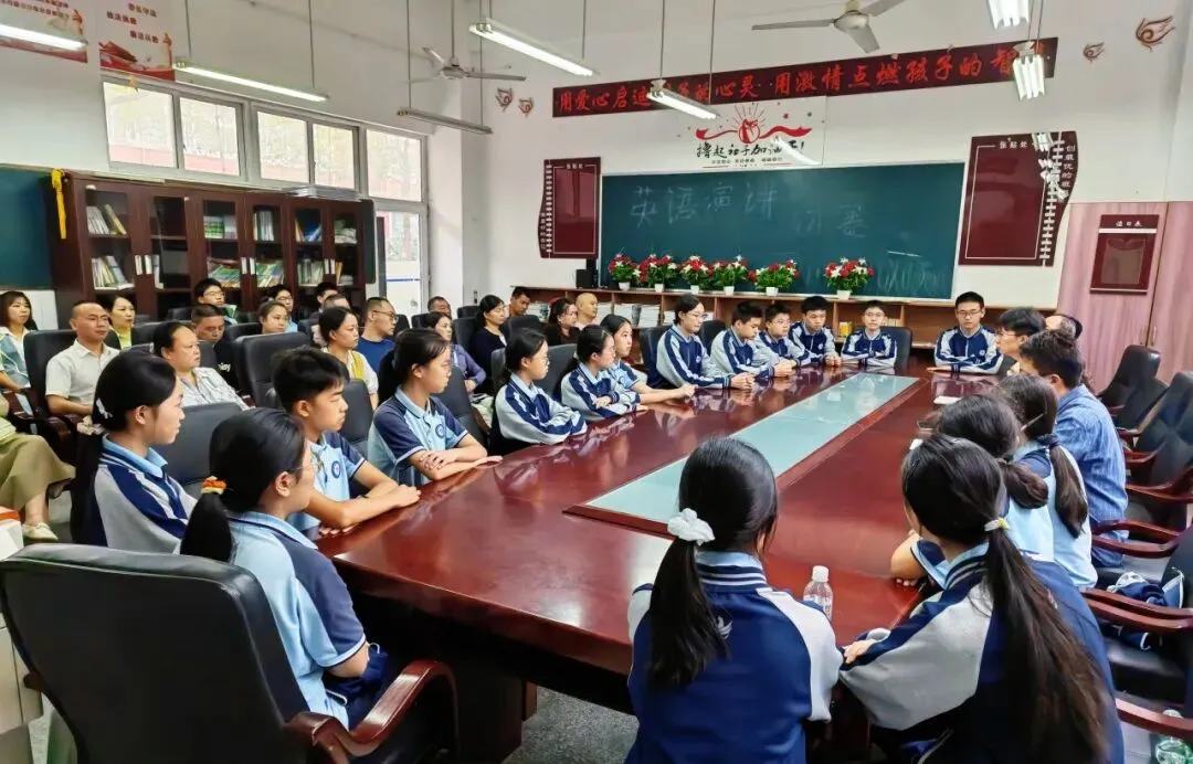 家校齐心,精准托举——初三年级分班踩线生家长会-第8张图片-四季读书网