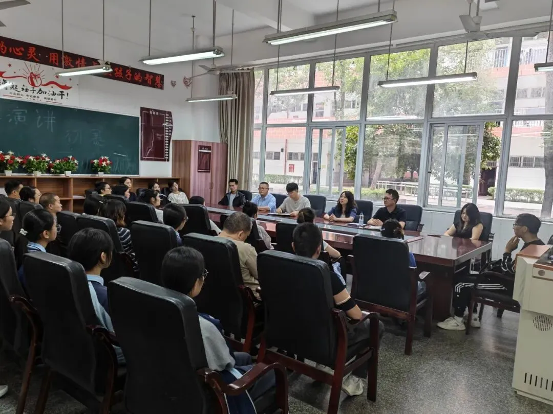 家校齐心,精准托举——初三年级分班踩线生家长会-第10张图片-四季读书网