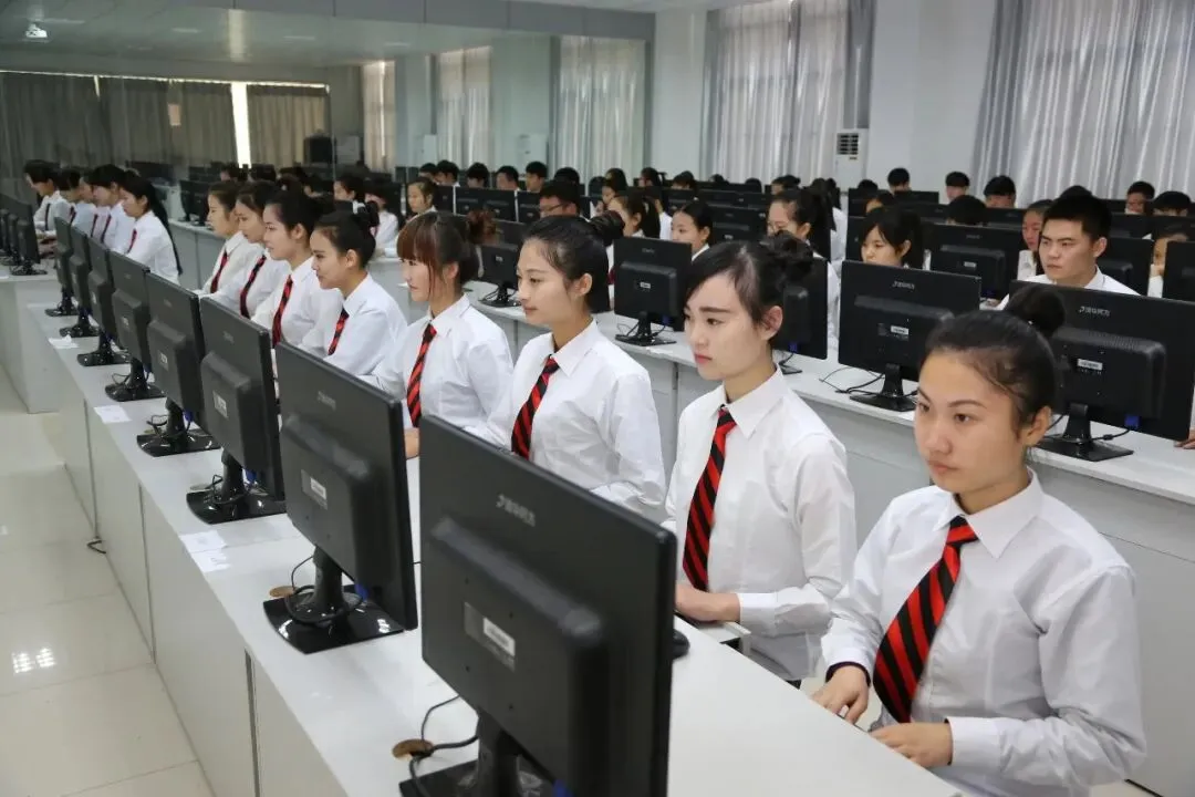 家长有问题:中考400分左右,能上什么样的学校?先看懂这几条线-第5张图片-四季读书网