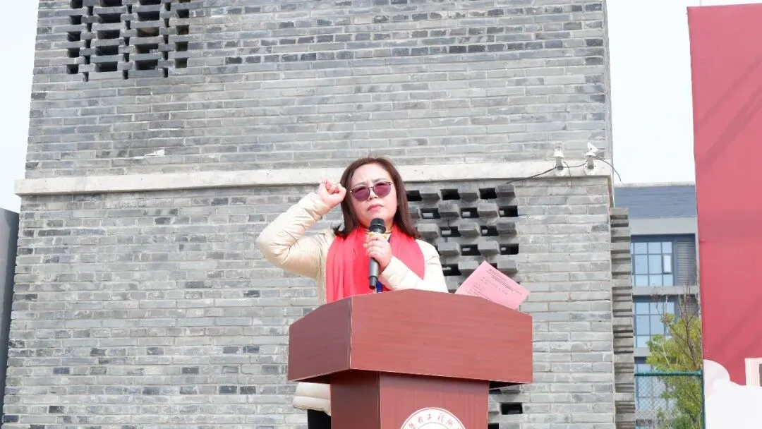 创业中专2020级学生成人礼暨高考誓师大会:恰同学少年-第36张图片-四季读书网 创业中专2020级学生成人礼暨高考誓师大会:恰同学少年-第36张图片-四季读书网