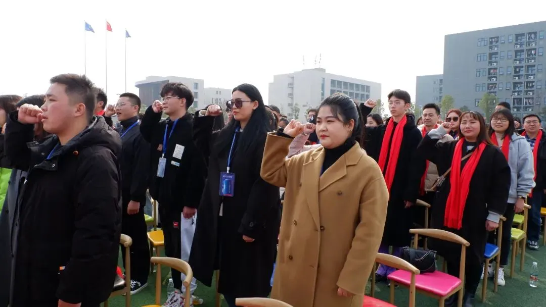 创业中专2020级学生成人礼暨高考誓师大会:恰同学少年-第38张图片-四季读书网 创业中专2020级学生成人礼暨高考誓师大会:恰同学少年-第38张图片-四季读书网