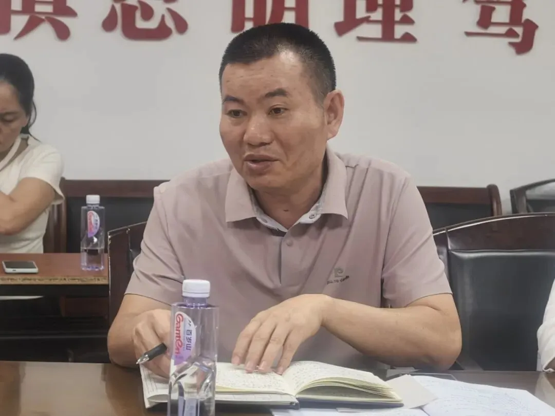 视导把脉明方向 凝心聚力备高考||县教育局到徐闻一中视导2027届高三备考工作-第10张图片-四季读书网 视导把脉明方向 凝心聚力备高考||县教育局到徐闻一中视导2027届高三备考工作-第10张图片-四季读书网