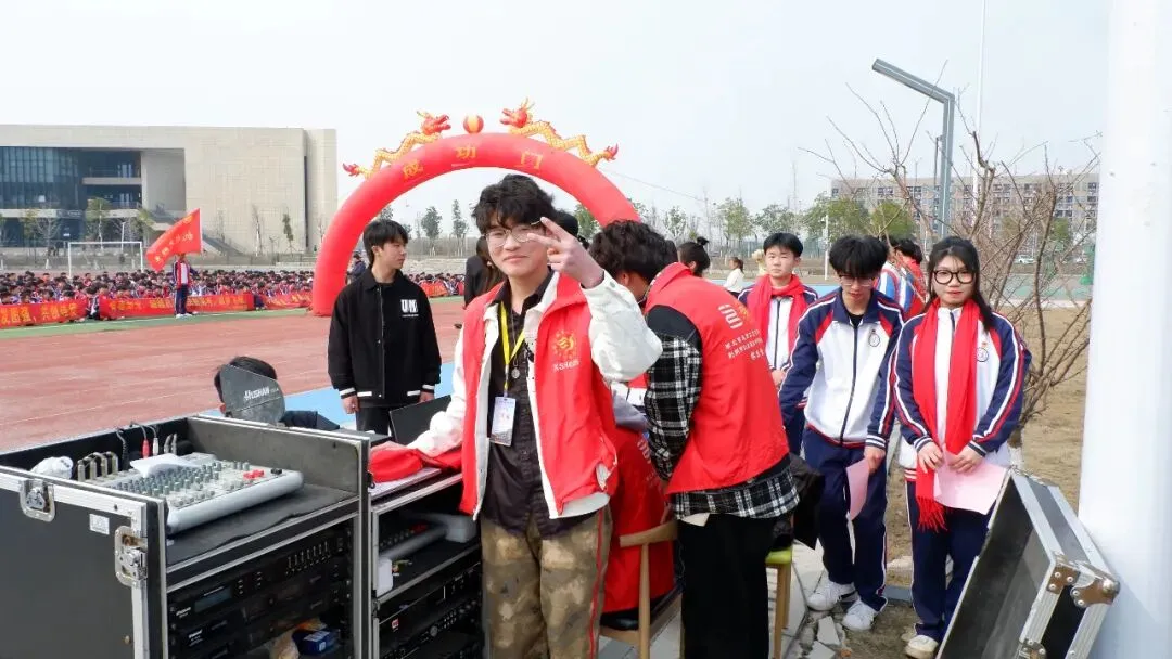 创业中专2020级学生成人礼暨高考誓师大会:恰同学少年-第76张图片-四季读书网 创业中专2020级学生成人礼暨高考誓师大会:恰同学少年-第76张图片-四季读书网