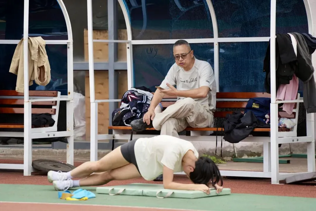 浙江宁波“小孩姐”陈妤颉谈高考:最好不出省不出市,留在父母身边;从亚运会回家当了几天“土皇帝”,“父母不会干预我的成长方向”-第1张图片-四季读书网 浙江宁波“小孩姐”陈妤颉谈高考:最好不出省不出市,留在父母身边;从亚运会回家当了几天“土皇帝”,“父母不会干预我的成长方向”-第1张图片-四季读书网