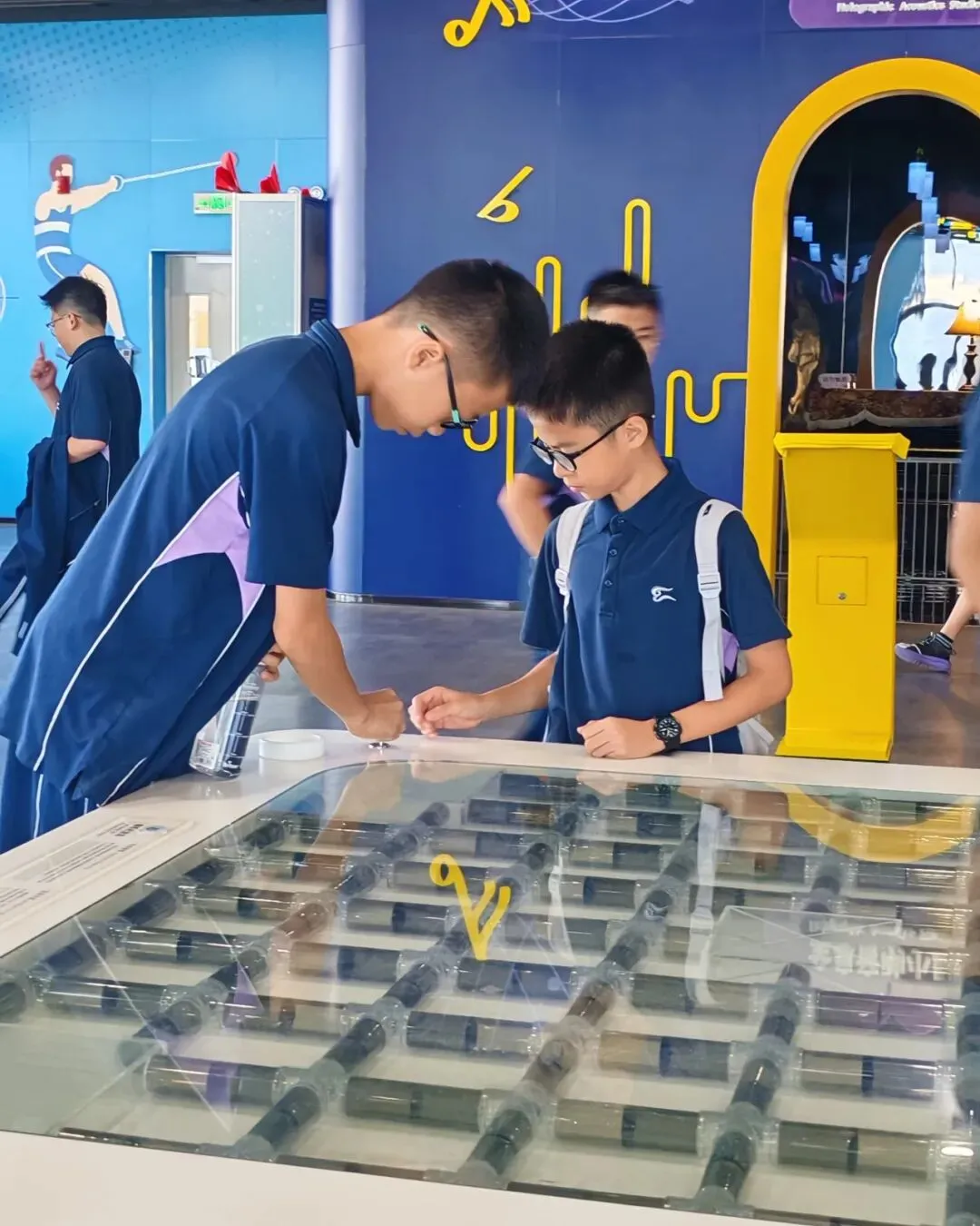初一学生江海科技馆研学 | 探秘科学世界,点亮求知梦想-第36张图片-四季读书网 初一学生江海科技馆研学 | 探秘科学世界,点亮求知梦想-第36张图片-四季读书网