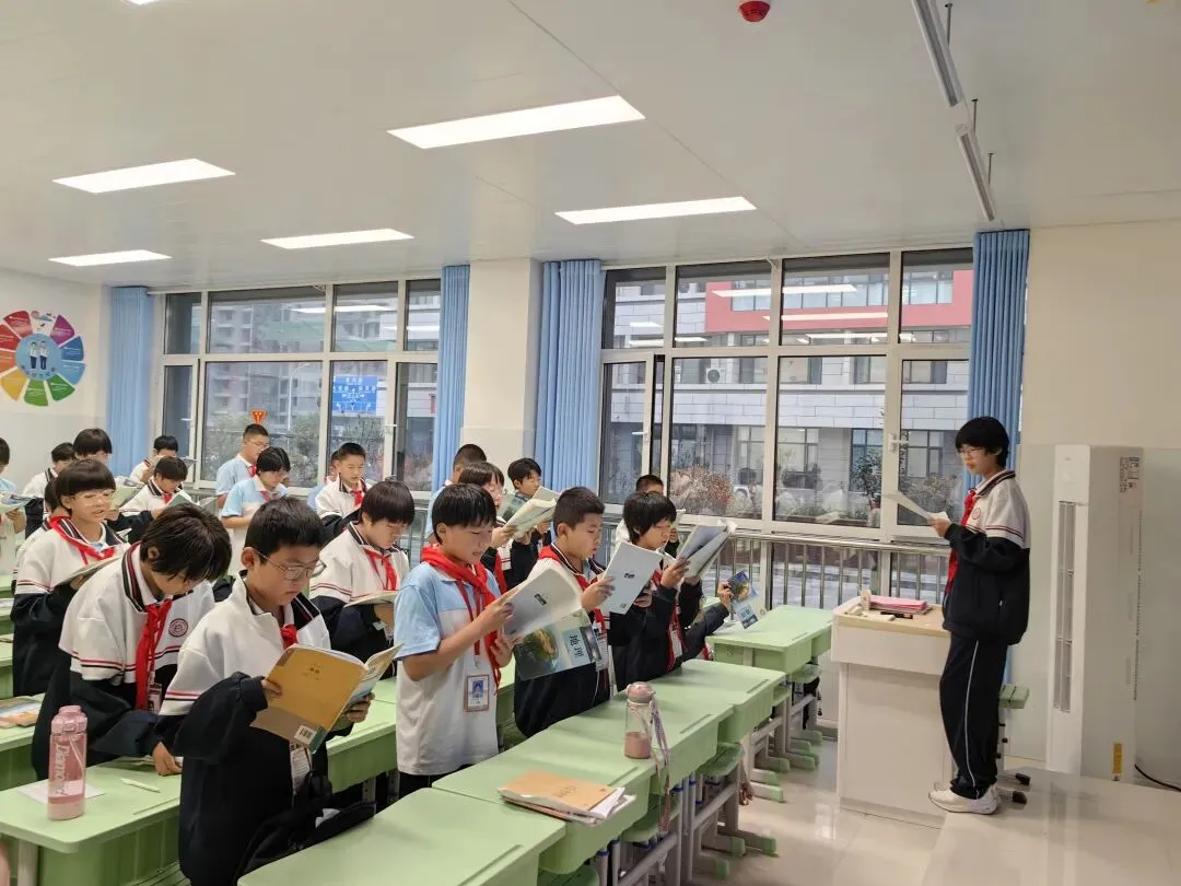 初一三部日常常规督查通报-第3张图片-四季读书网
