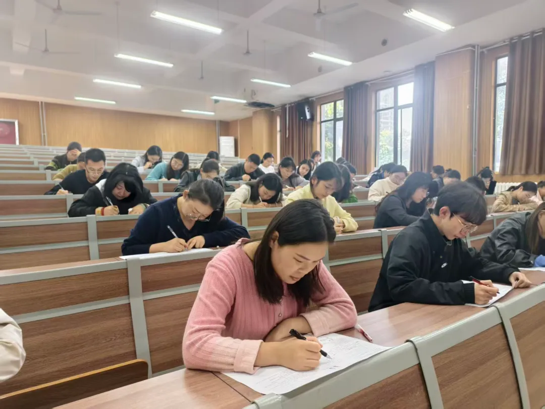 【伯阳动态】以考促研砺内功 精研真题提质量——三门峡市伯阳学校初中部教师成长提速行动之共研中考试题活动圆满举行-第9张图片-四季读书网 【伯阳动态】以考促研砺内功 精研真题提质量——三门峡市伯阳学校初中部教师成长提速行动之共研中考试题活动圆满举行-第9张图片-四季读书网