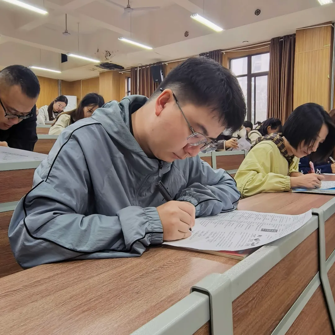 【伯阳动态】以考促研砺内功 精研真题提质量——三门峡市伯阳学校初中部教师成长提速行动之共研中考试题活动圆满举行-第10张图片-四季读书网 【伯阳动态】以考促研砺内功 精研真题提质量——三门峡市伯阳学校初中部教师成长提速行动之共研中考试题活动圆满举行-第10张图片-四季读书网
