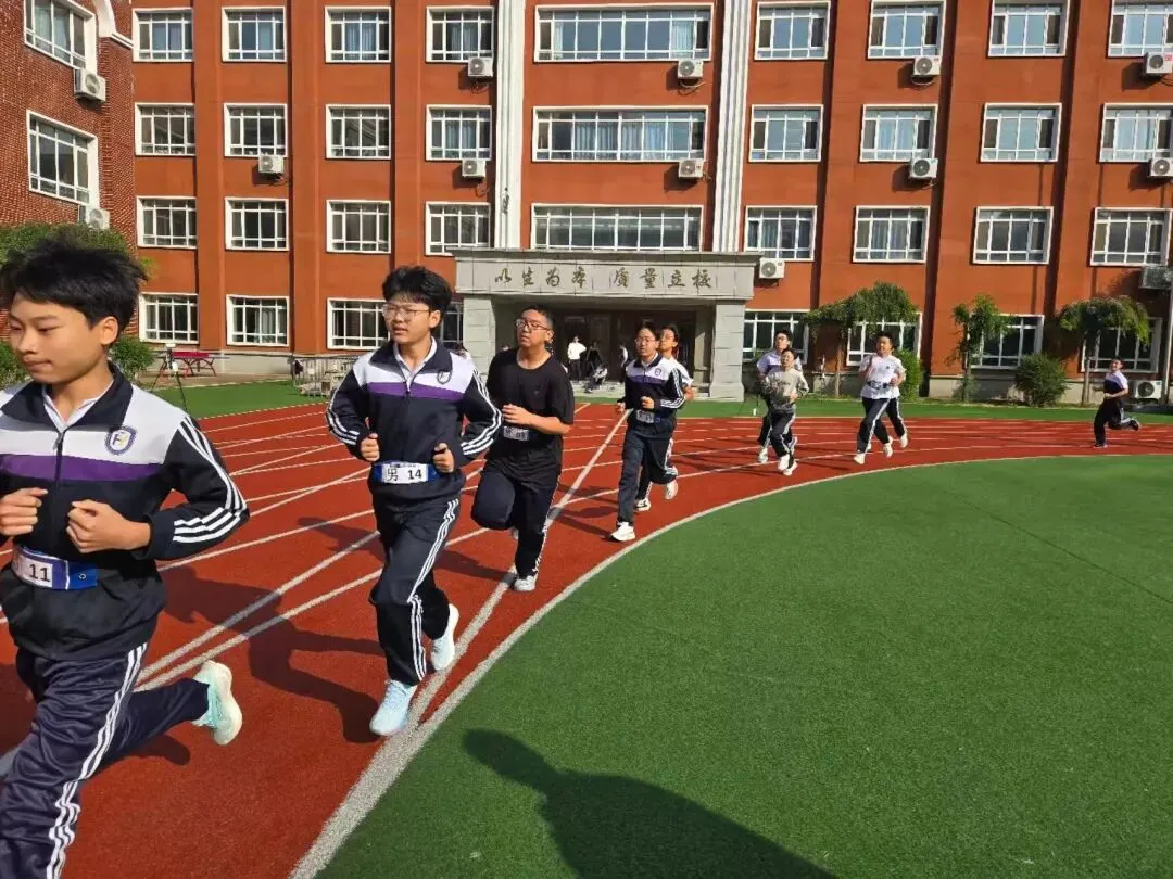 以测促练强体魄 凝心聚力战中考--沈阳飞跃实验中学体育中考模拟测试纪实-第3张图片-四季读书网 以测促练强体魄 凝心聚力战中考--沈阳飞跃实验中学体育中考模拟测试纪实-第3张图片-四季读书网