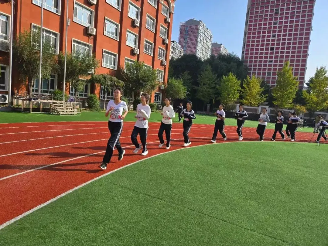 以测促练强体魄 凝心聚力战中考--沈阳飞跃实验中学体育中考模拟测试纪实-第5张图片-四季读书网 以测促练强体魄 凝心聚力战中考--沈阳飞跃实验中学体育中考模拟测试纪实-第5张图片-四季读书网