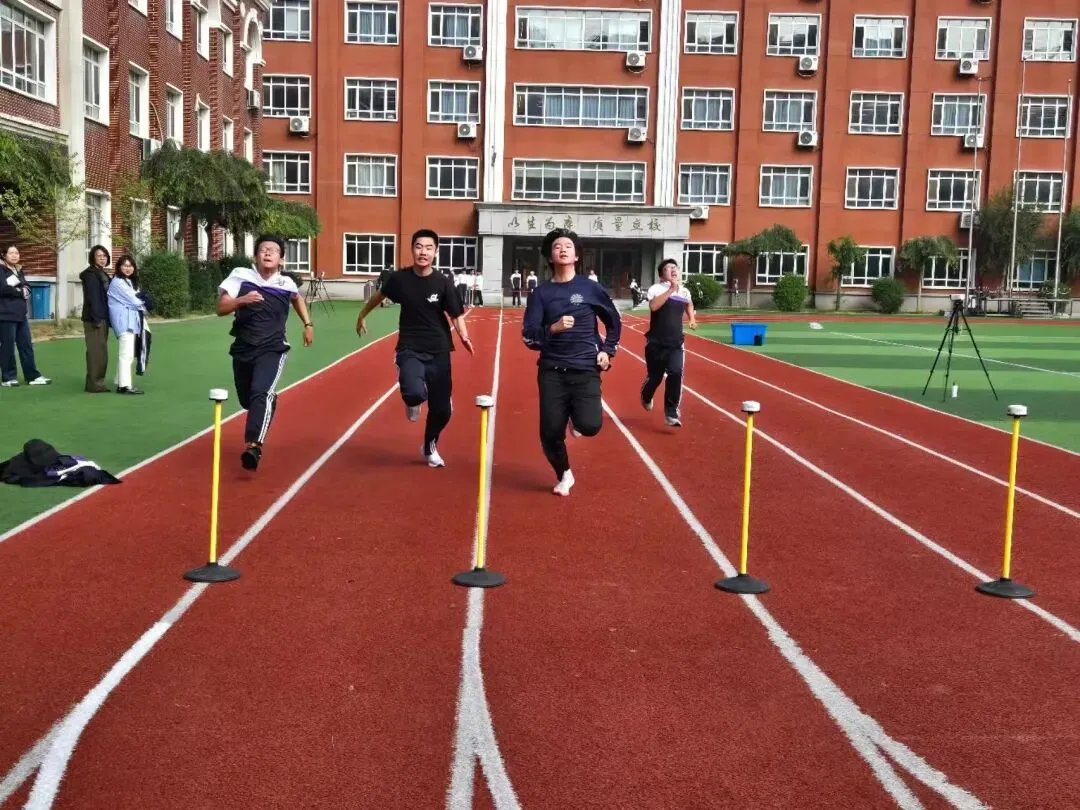 以测促练强体魄 凝心聚力战中考--沈阳飞跃实验中学体育中考模拟测试纪实-第8张图片-四季读书网 以测促练强体魄 凝心聚力战中考--沈阳飞跃实验中学体育中考模拟测试纪实-第8张图片-四季读书网