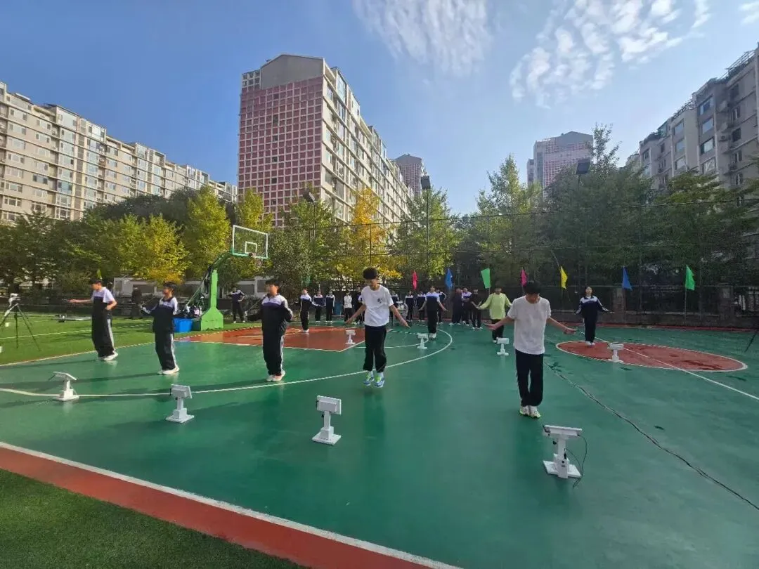 以测促练强体魄 凝心聚力战中考--沈阳飞跃实验中学体育中考模拟测试纪实-第11张图片-四季读书网 以测促练强体魄 凝心聚力战中考--沈阳飞跃实验中学体育中考模拟测试纪实-第11张图片-四季读书网