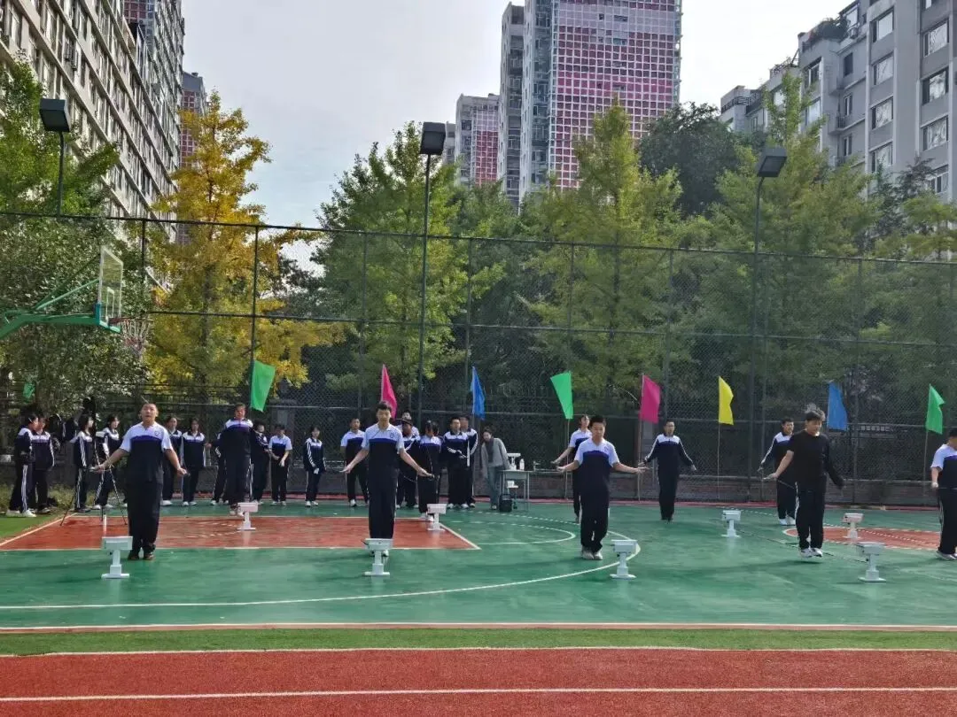 以测促练强体魄 凝心聚力战中考--沈阳飞跃实验中学体育中考模拟测试纪实-第13张图片-四季读书网 以测促练强体魄 凝心聚力战中考--沈阳飞跃实验中学体育中考模拟测试纪实-第13张图片-四季读书网