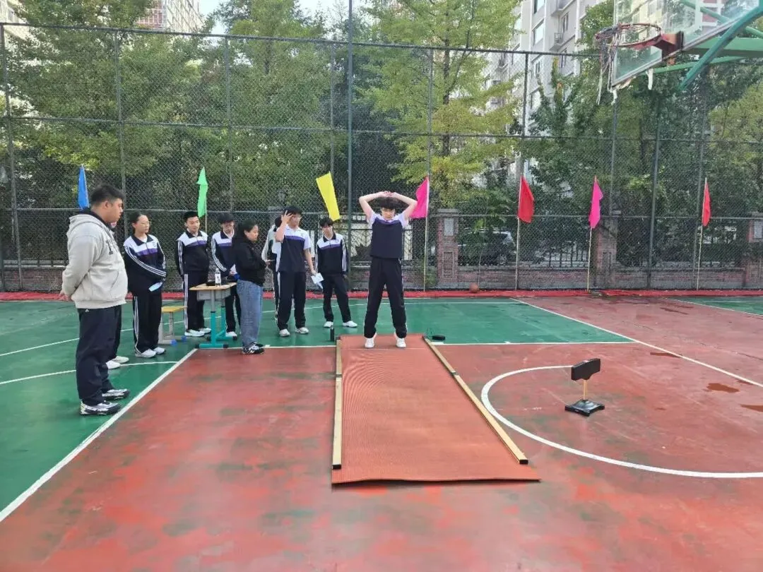 以测促练强体魄 凝心聚力战中考--沈阳飞跃实验中学体育中考模拟测试纪实-第18张图片-四季读书网 以测促练强体魄 凝心聚力战中考--沈阳飞跃实验中学体育中考模拟测试纪实-第18张图片-四季读书网