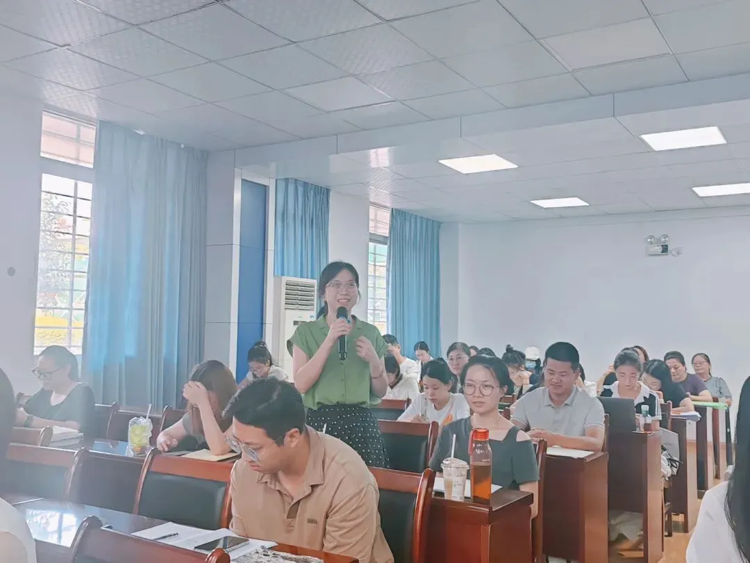 语文教师的专业阅读|中考转向下的备课与命题-第3张图片-四季读书网