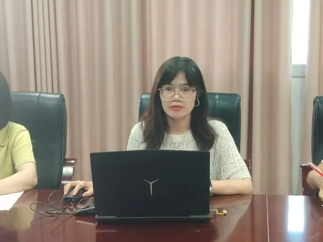 深研真题明方向,教考衔接促育人——上街实验高中各学科组开展2026年高考试题专题研讨-第27张图片-四季读书网 深研真题明方向,教考衔接促育人——上街实验高中各学科组开展2026年高考试题专题研讨-第27张图片-四季读书网