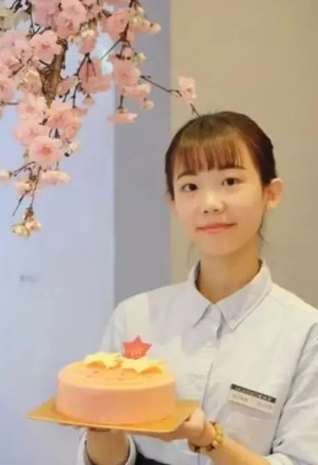 【作文家园】中考考场高分作文:藏在茉莉花里的友情-第5张图片-四季读书网
