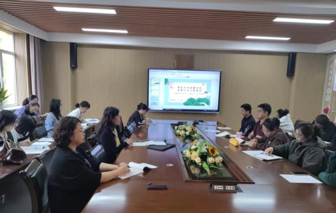 校园动态|研析中考命题导向 深耕生本互促课堂——满洲里市第五中学理化生教研组开展月度教研活动-第3张图片-四季读书网 校园动态|研析中考命题导向 深耕生本互促课堂——满洲里市第五中学理化生教研组开展月度教研活动-第3张图片-四季读书网