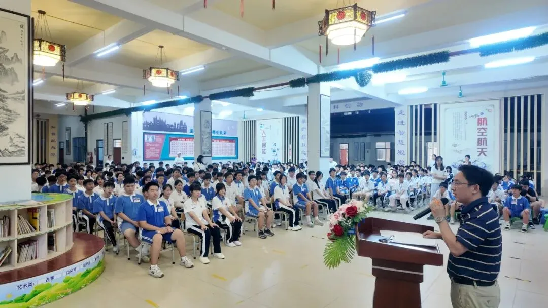 逐梦扬帆,决胜中考——东莞市横沥崇英学校2026中考总结暨2027动员大会-第15张图片-四季读书网 逐梦扬帆,决胜中考——东莞市横沥崇英学校2026中考总结暨2027动员大会-第15张图片-四季读书网