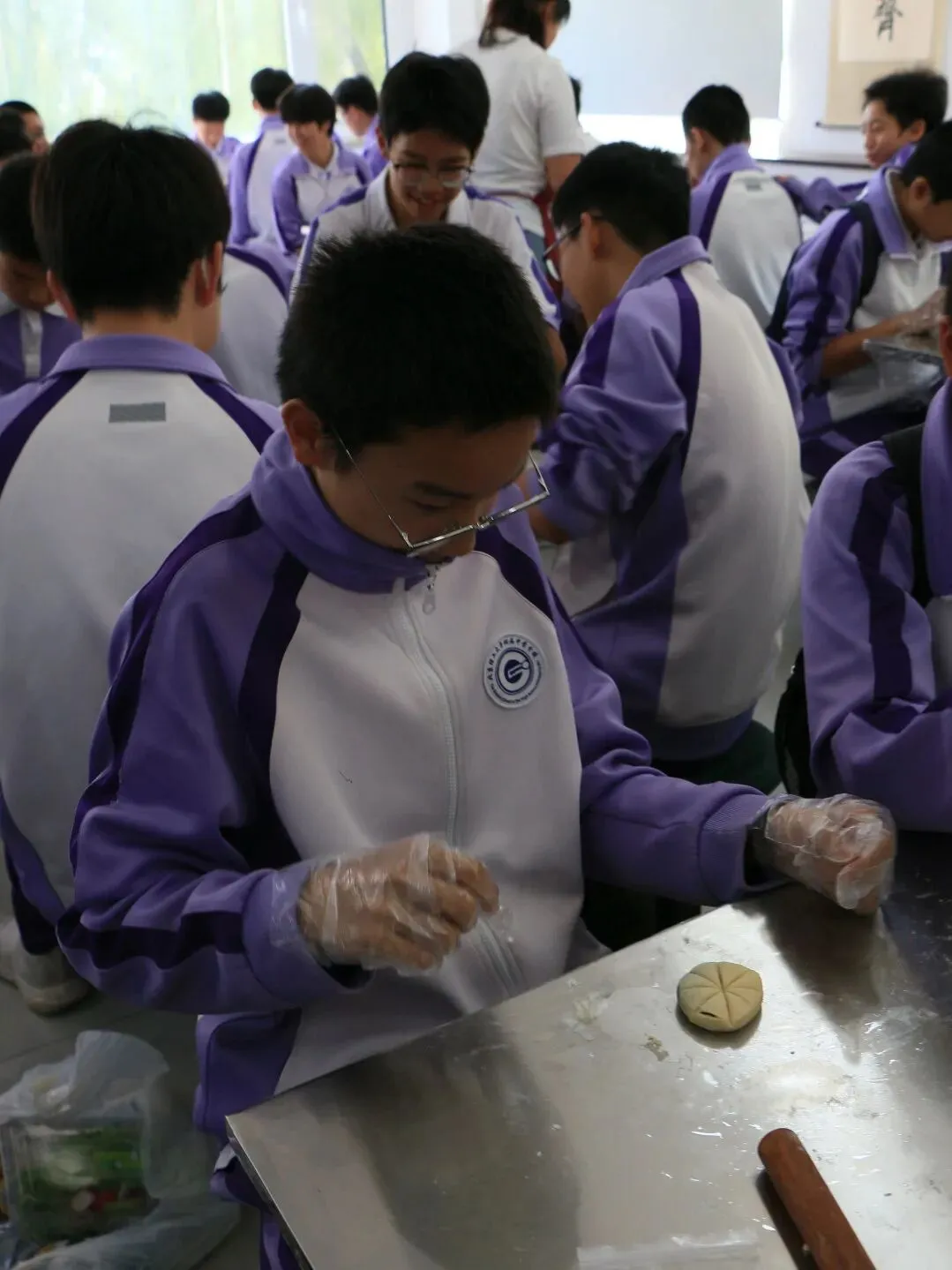 秋寻京味,行悟匠心 ——记初二年级御食园社会大课堂实践活动-第11张图片-四季读书网 秋寻京味,行悟匠心 ——记初二年级御食园社会大课堂实践活动-第11张图片-四季读书网