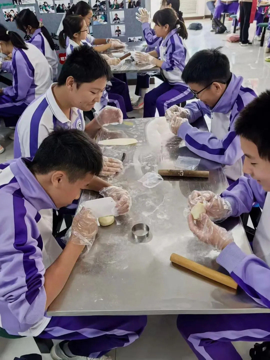 秋寻京味,行悟匠心 ——记初二年级御食园社会大课堂实践活动-第20张图片-四季读书网 秋寻京味,行悟匠心 ——记初二年级御食园社会大课堂实践活动-第20张图片-四季读书网
