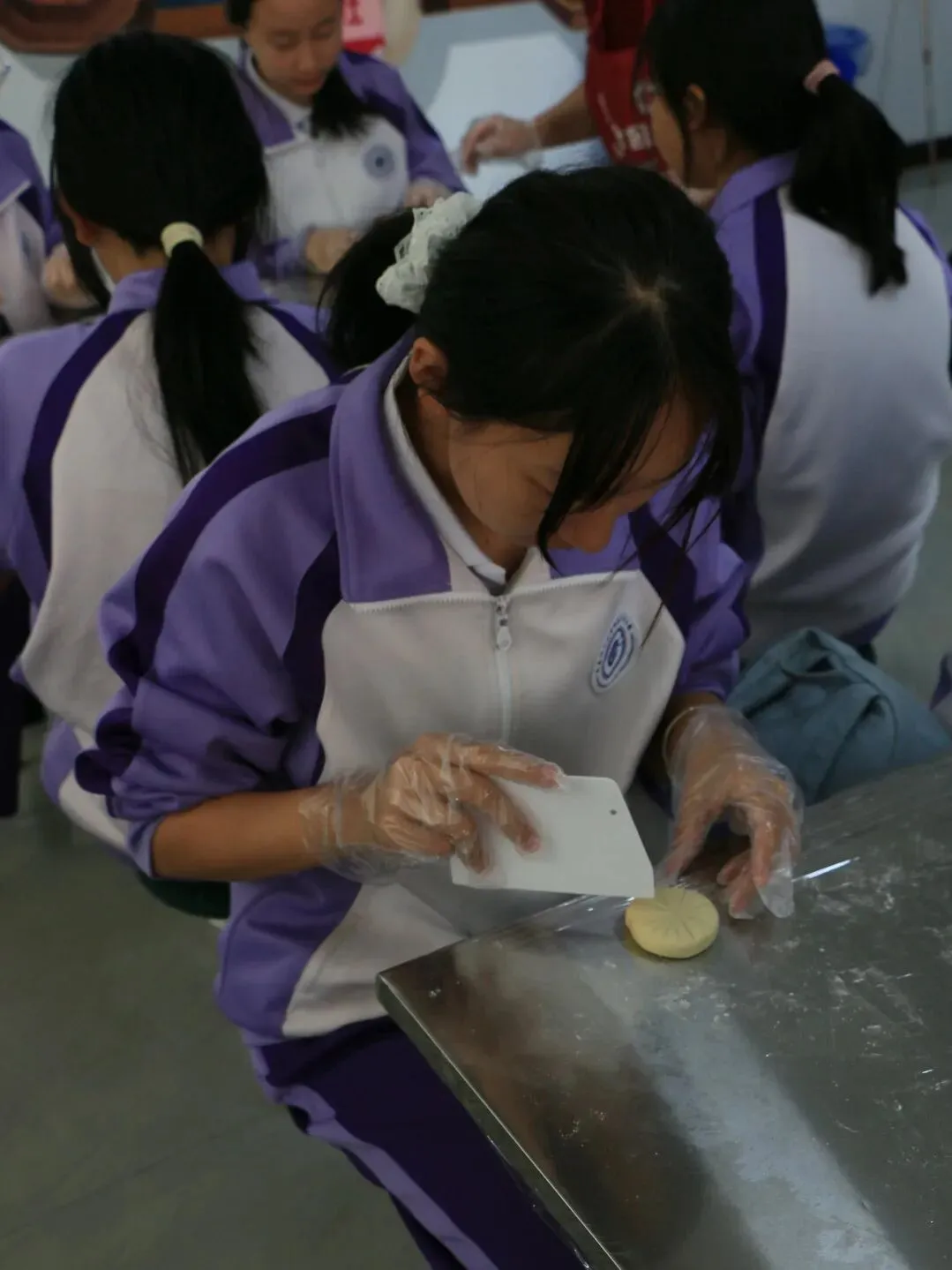 秋寻京味,行悟匠心 ——记初二年级御食园社会大课堂实践活动-第21张图片-四季读书网 秋寻京味,行悟匠心 ——记初二年级御食园社会大课堂实践活动-第21张图片-四季读书网