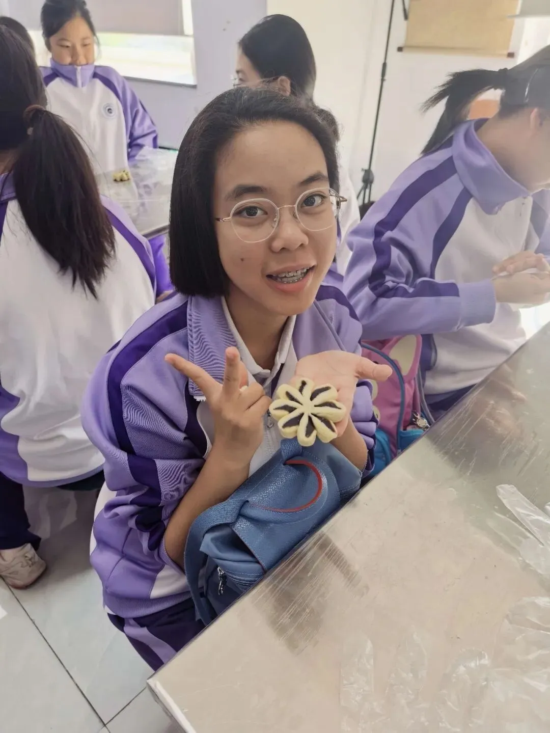 秋寻京味,行悟匠心 ——记初二年级御食园社会大课堂实践活动-第23张图片-四季读书网 秋寻京味,行悟匠心 ——记初二年级御食园社会大课堂实践活动-第23张图片-四季读书网
