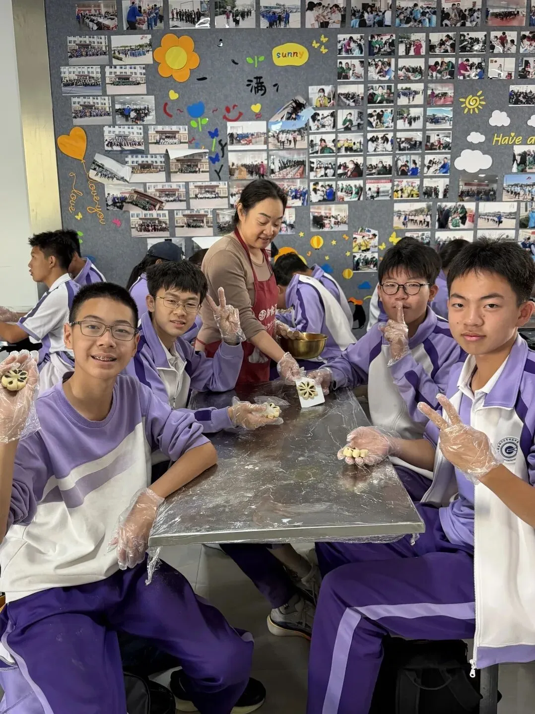 秋寻京味,行悟匠心 ——记初二年级御食园社会大课堂实践活动-第25张图片-四季读书网 秋寻京味,行悟匠心 ——记初二年级御食园社会大课堂实践活动-第25张图片-四季读书网