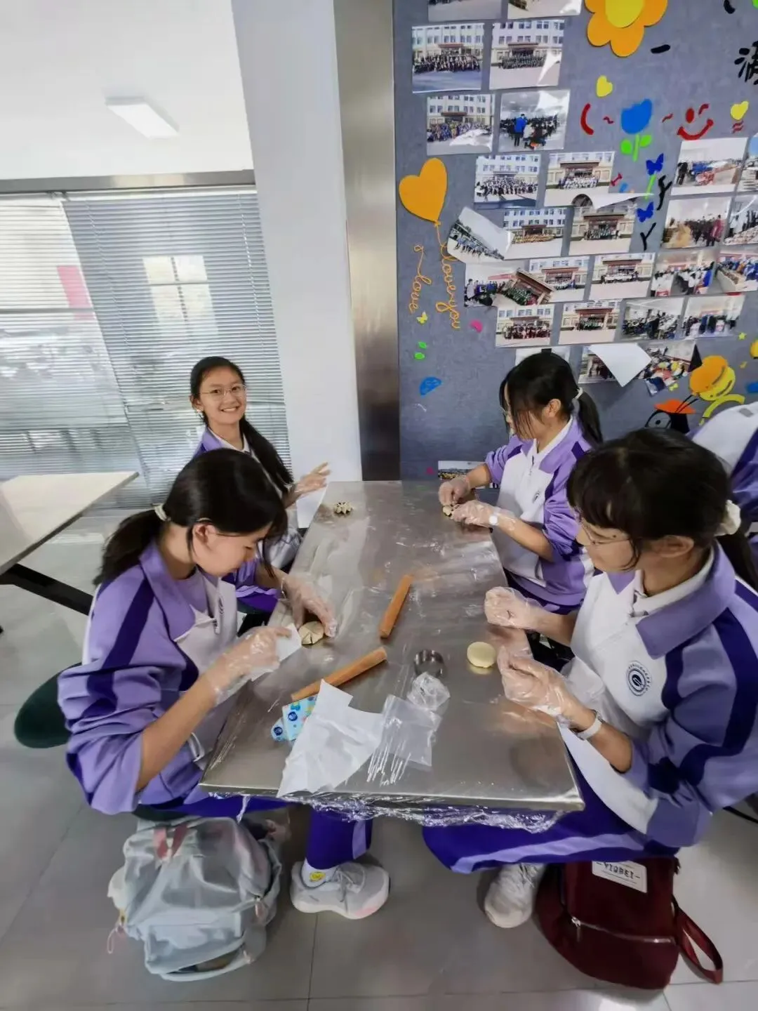 秋寻京味,行悟匠心 ——记初二年级御食园社会大课堂实践活动-第31张图片-四季读书网 秋寻京味,行悟匠心 ——记初二年级御食园社会大课堂实践活动-第31张图片-四季读书网