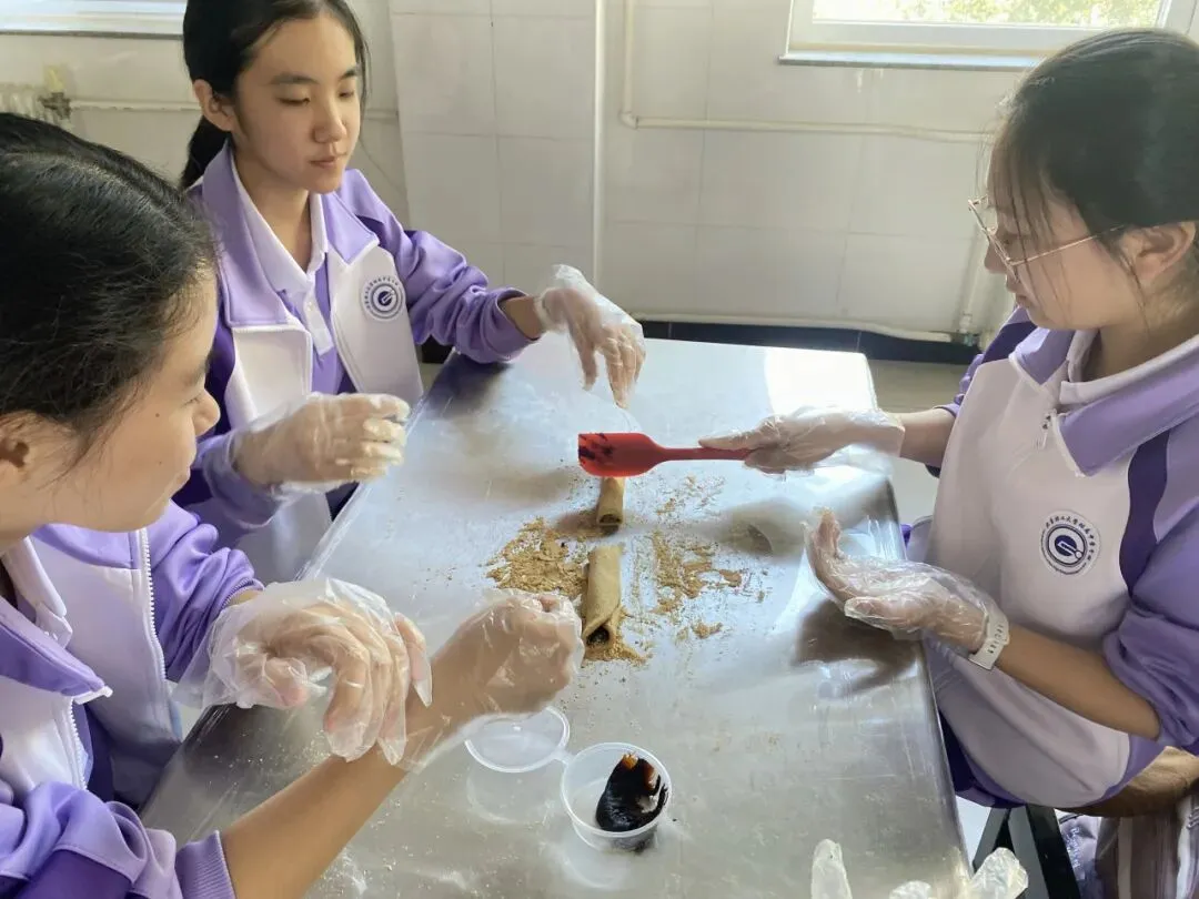 秋寻京味,行悟匠心 ——记初二年级御食园社会大课堂实践活动-第38张图片-四季读书网 秋寻京味,行悟匠心 ——记初二年级御食园社会大课堂实践活动-第38张图片-四季读书网