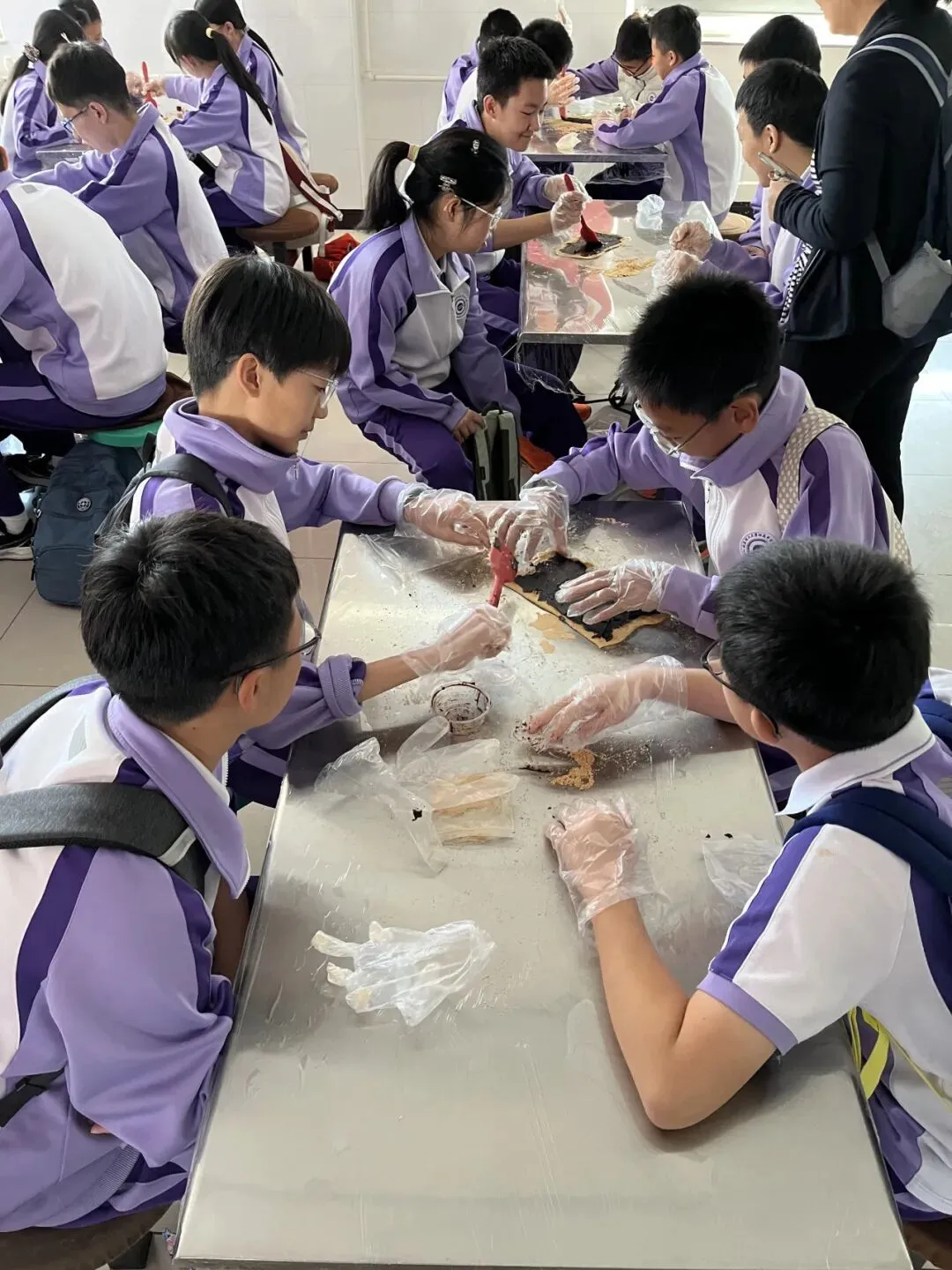秋寻京味,行悟匠心 ——记初二年级御食园社会大课堂实践活动-第47张图片-四季读书网 秋寻京味,行悟匠心 ——记初二年级御食园社会大课堂实践活动-第47张图片-四季读书网