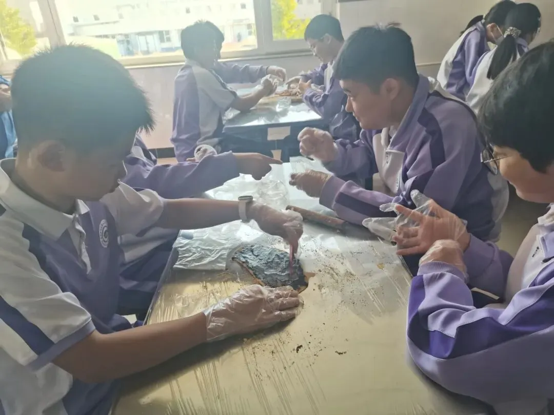 秋寻京味,行悟匠心 ——记初二年级御食园社会大课堂实践活动-第76张图片-四季读书网 秋寻京味,行悟匠心 ——记初二年级御食园社会大课堂实践活动-第76张图片-四季读书网
