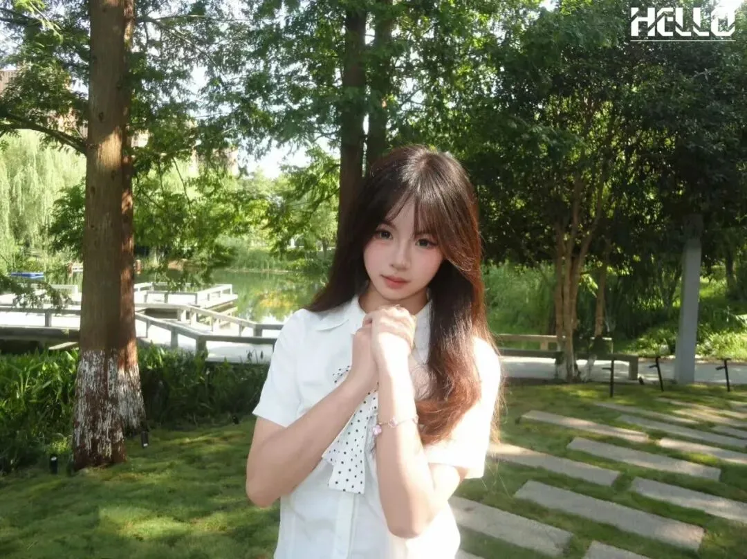 沙中清纯校花 | 中考接近满分,举办20余场个人独舞演出!天选淡颜小白花,皮肤嫩的能掐出水,我先心动了~-第4张图片-四季读书网