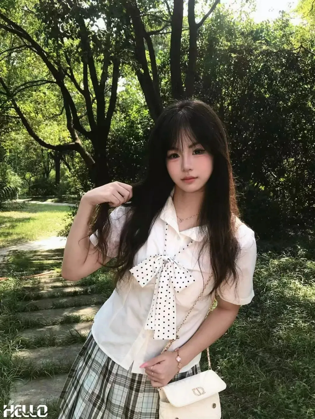 沙中清纯校花 | 中考接近满分,举办20余场个人独舞演出!天选淡颜小白花,皮肤嫩的能掐出水,我先心动了~-第5张图片-四季读书网