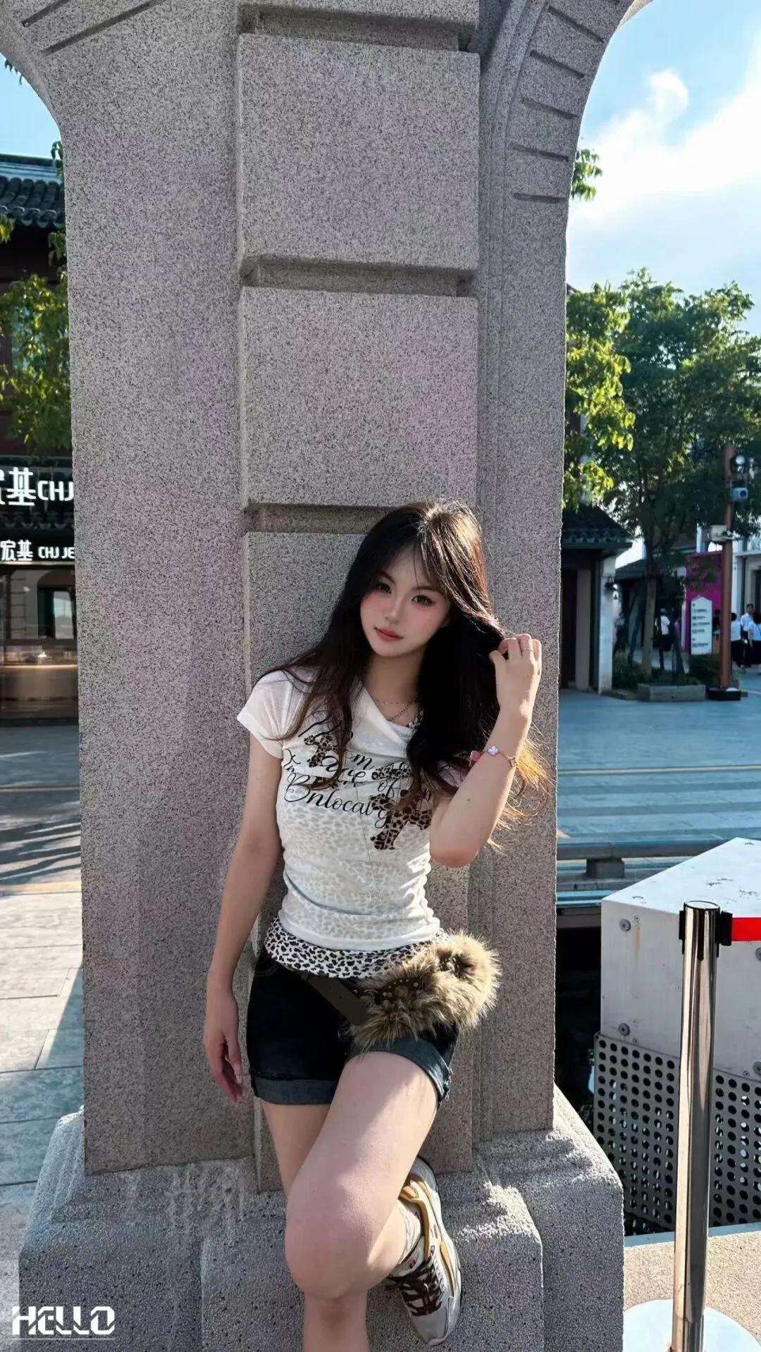 沙中清纯校花 | 中考接近满分,举办20余场个人独舞演出!天选淡颜小白花,皮肤嫩的能掐出水,我先心动了~-第14张图片-四季读书网