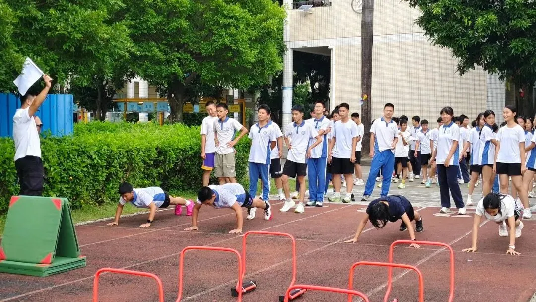 以练促战 蓄力中考|我校初三学子圆满完成体育中考模拟测试-第8张图片-四季读书网