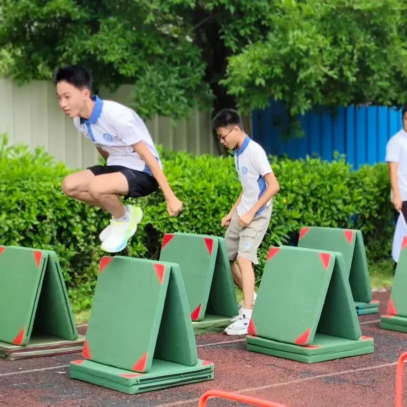 以练促战 蓄力中考|我校初三学子圆满完成体育中考模拟测试-第9张图片-四季读书网