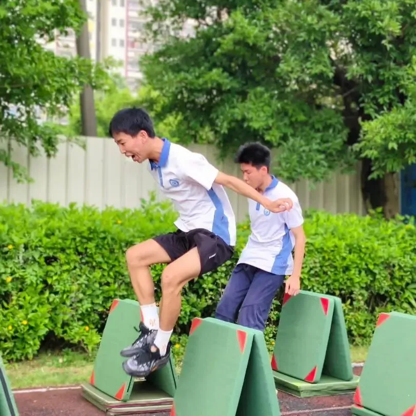 以练促战 蓄力中考|我校初三学子圆满完成体育中考模拟测试-第10张图片-四季读书网