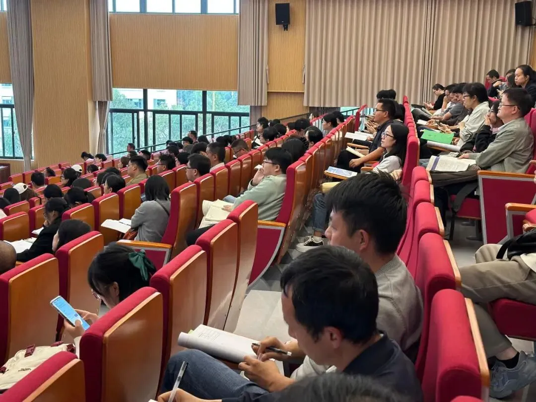 昆明市2027届高考数学复习备考研讨会在我校顺利举行-第20张图片-四季读书网 昆明市2027届高考数学复习备考研讨会在我校顺利举行-第20张图片-四季读书网